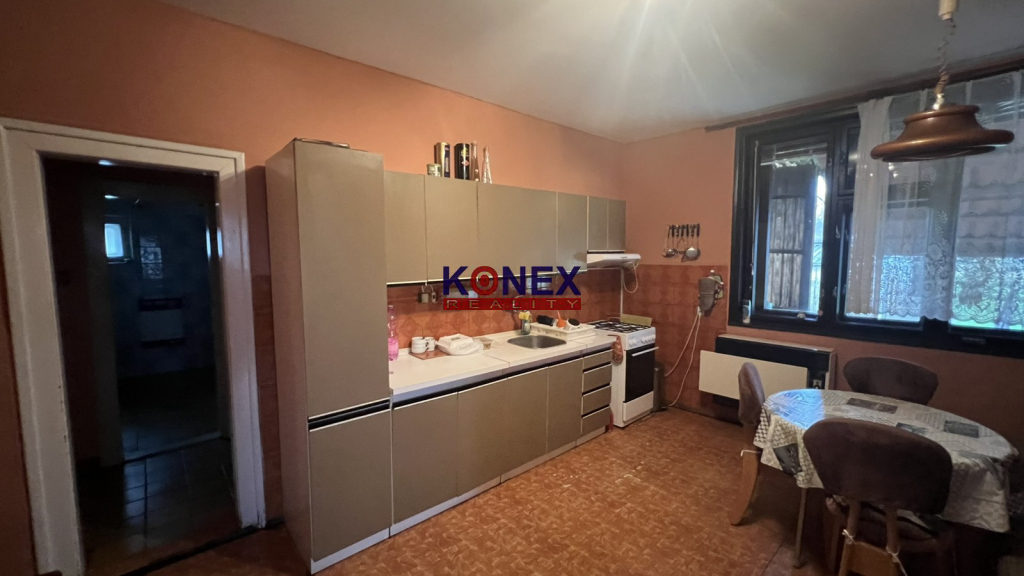 NOVINKA – Rodinný dom v obci STRETAVA foto